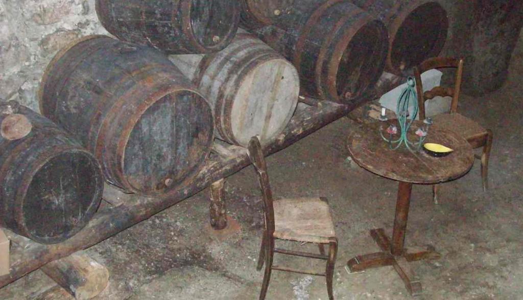 Le Vin De L'Ete Ponet-et-Saint-Auban Exterior foto